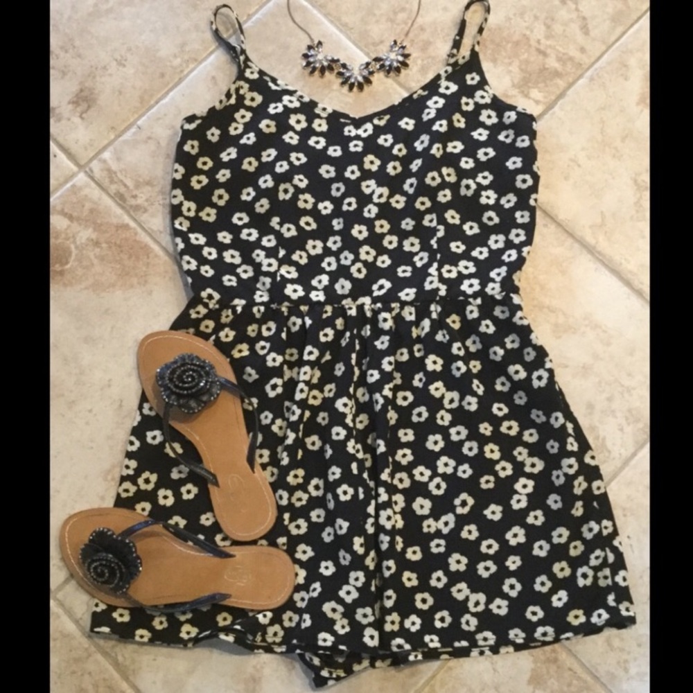 One ❤️ Clothing Black romper with cream flowers